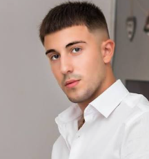 <em>Alejandro D.</em>